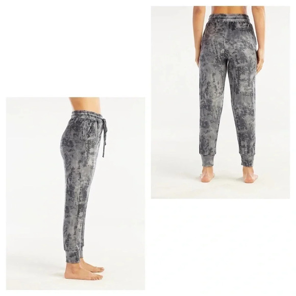 NWOT Printed Velour in classic Jogger - Picture 2 of 12